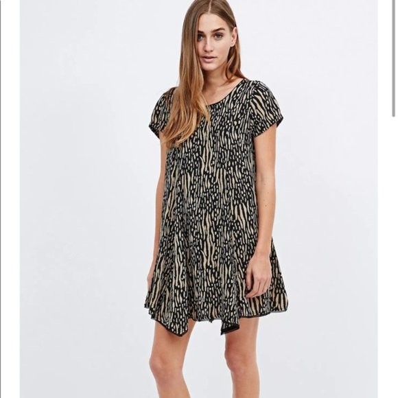 ๐4 for $20๐ UO Silence +Noise The witchy TShirt Dress size XS - Picture 9 of 10